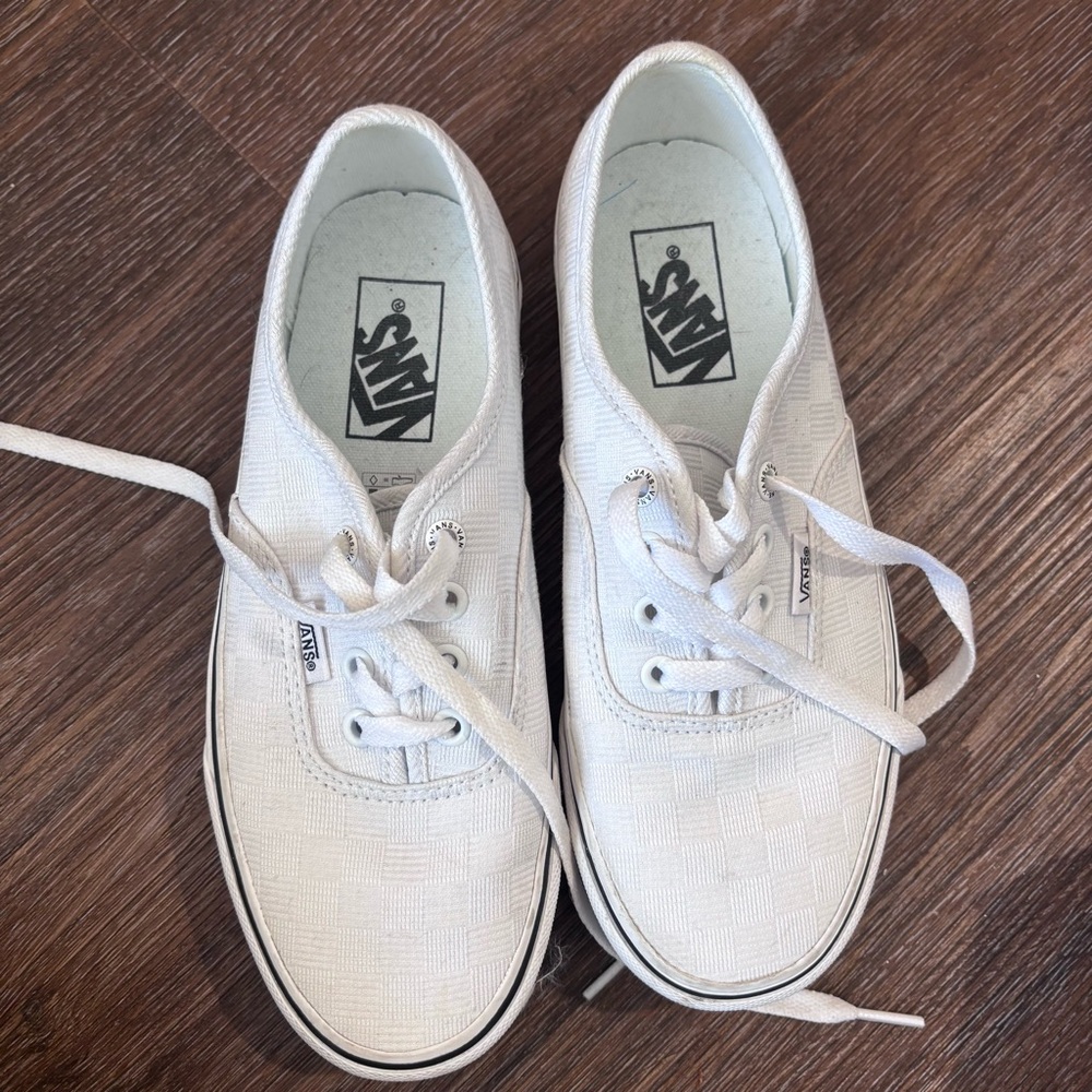 Worn once vans lace up women platform shoes in white checkerboard - Picture 2 of 4